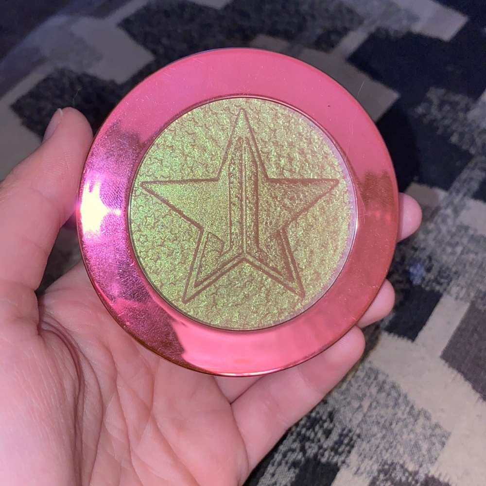 Jeffree Star Cosmetics supreme frost in the shade “Money Honey”